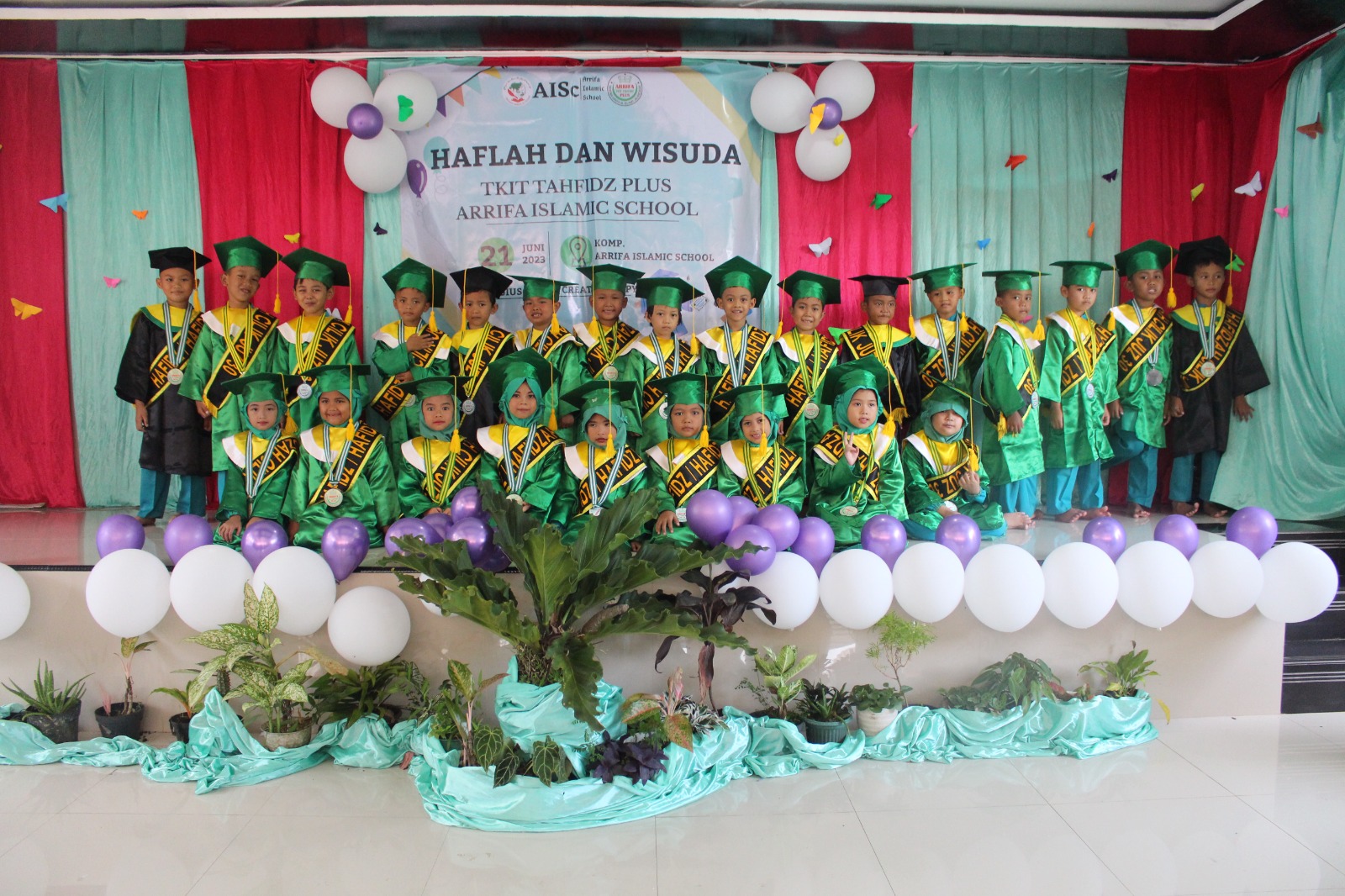 Membangun Generasi Emas