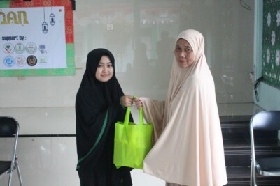 Arrifa Berbagi